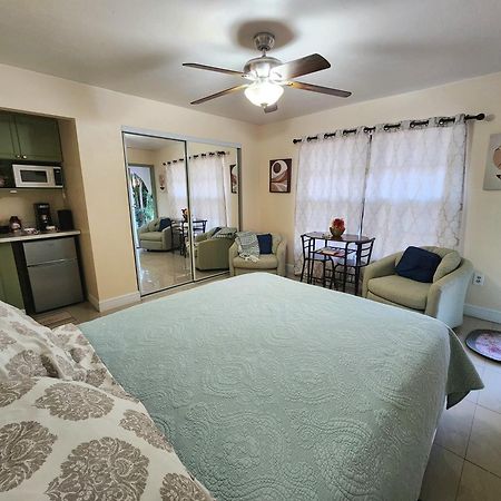 The Green Door Bungalow North North Naples 外观 照片