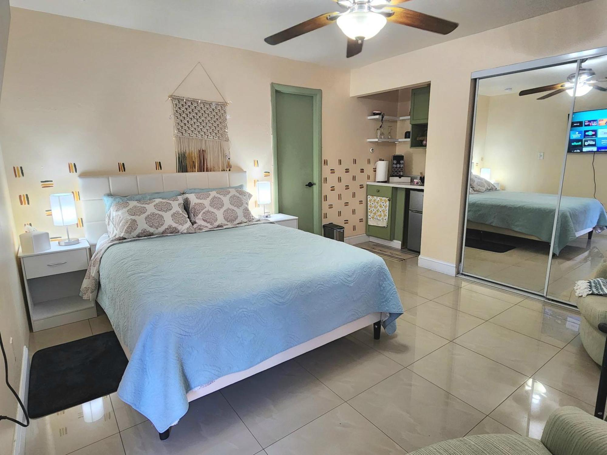 The Green Door Bungalow North North Naples 外观 照片