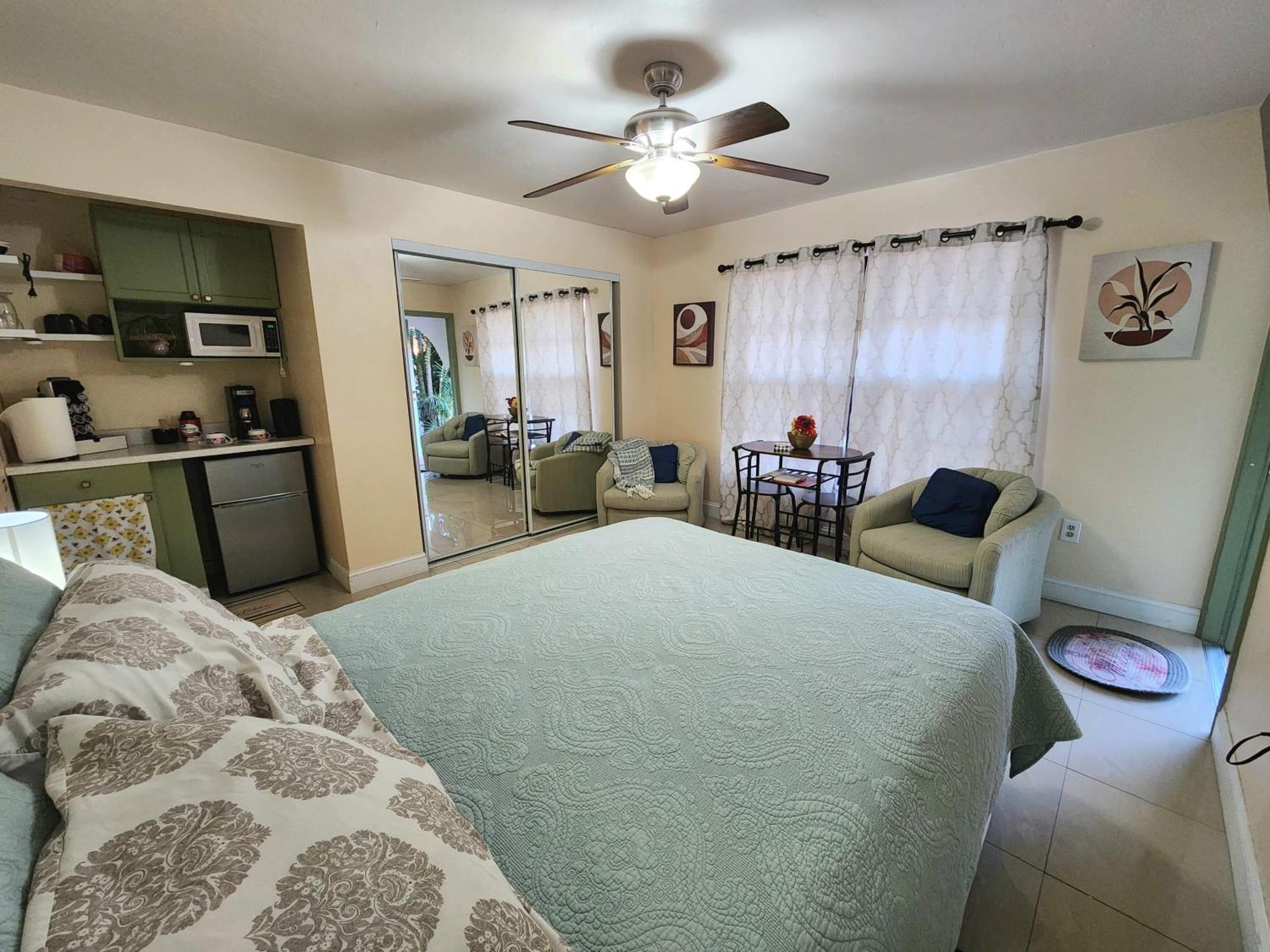 The Green Door Bungalow North North Naples 外观 照片